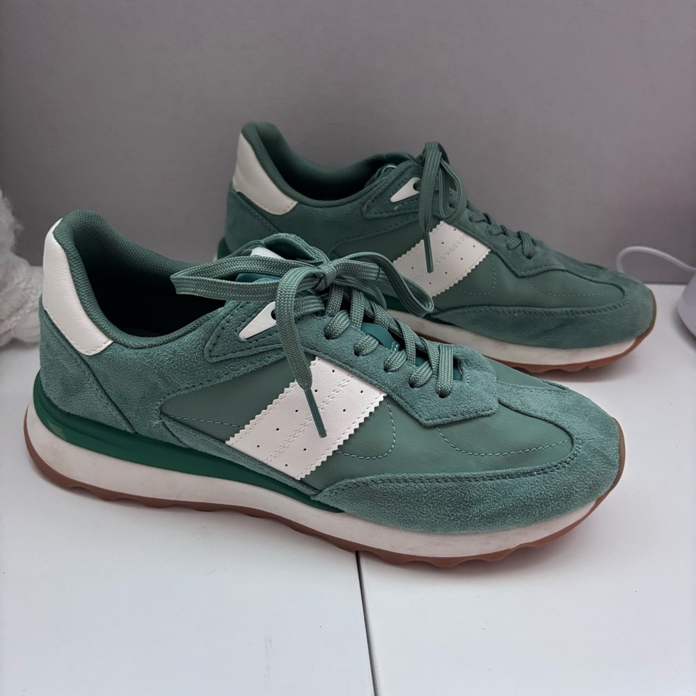 STEVE MADDEN Green and White Sneakers WORN ONCE